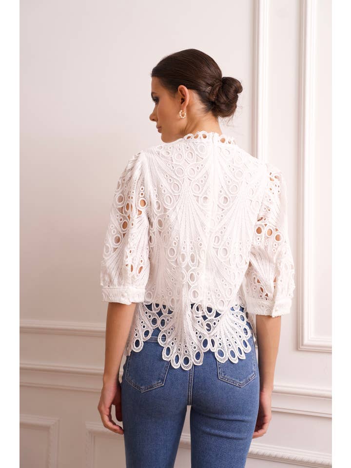 CHOKLATE PARIS - Wholesale Blouse - Women's - Daisy Guipure Lace Top - CH001