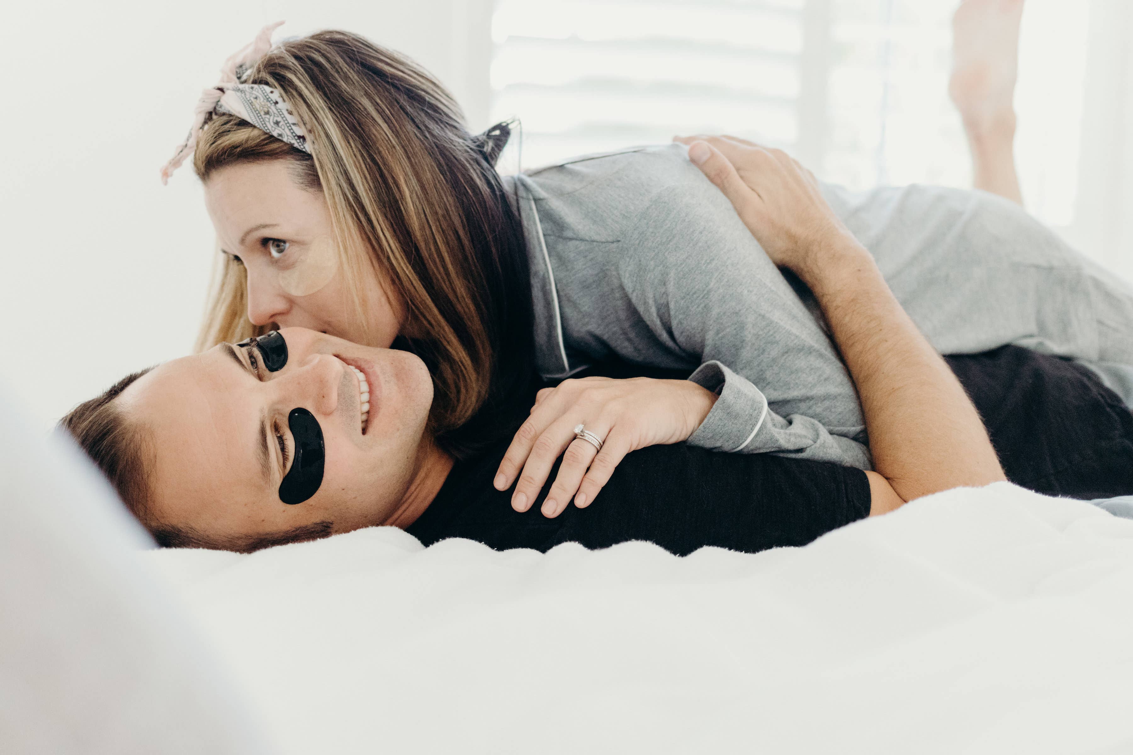 ToGoSpa - Vente Masques de traitement yeux - YEUX : Charbon et Caféine - Le Masque Gueule de Bois - Pack de 35