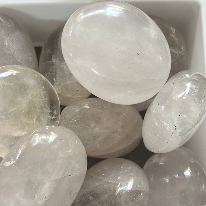 Grande pietra palmare di quarzo trasparente per la vendita all'ingrosso da parte di WHOLIFECO