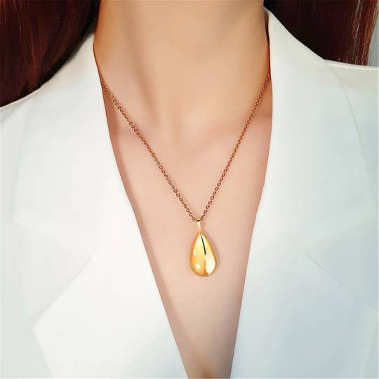 Perimade & Co. LLC – Engroshandel Halskæde med vedhæng – Urnehalskæde i rustfrit stål med dråbeformet vedhæng til menneskeaske1