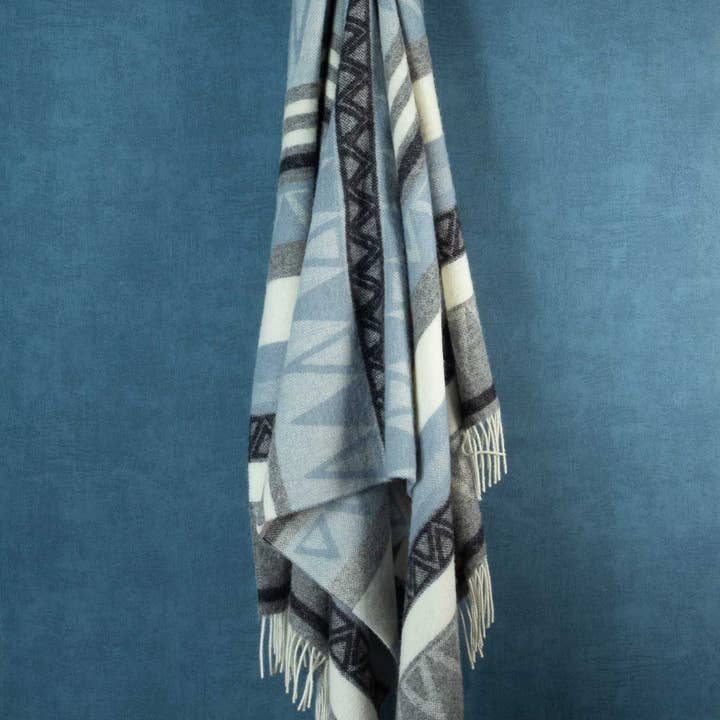 MoST – wholesale Throw blanket – Wool Throw Blanket TRIANGEL blue