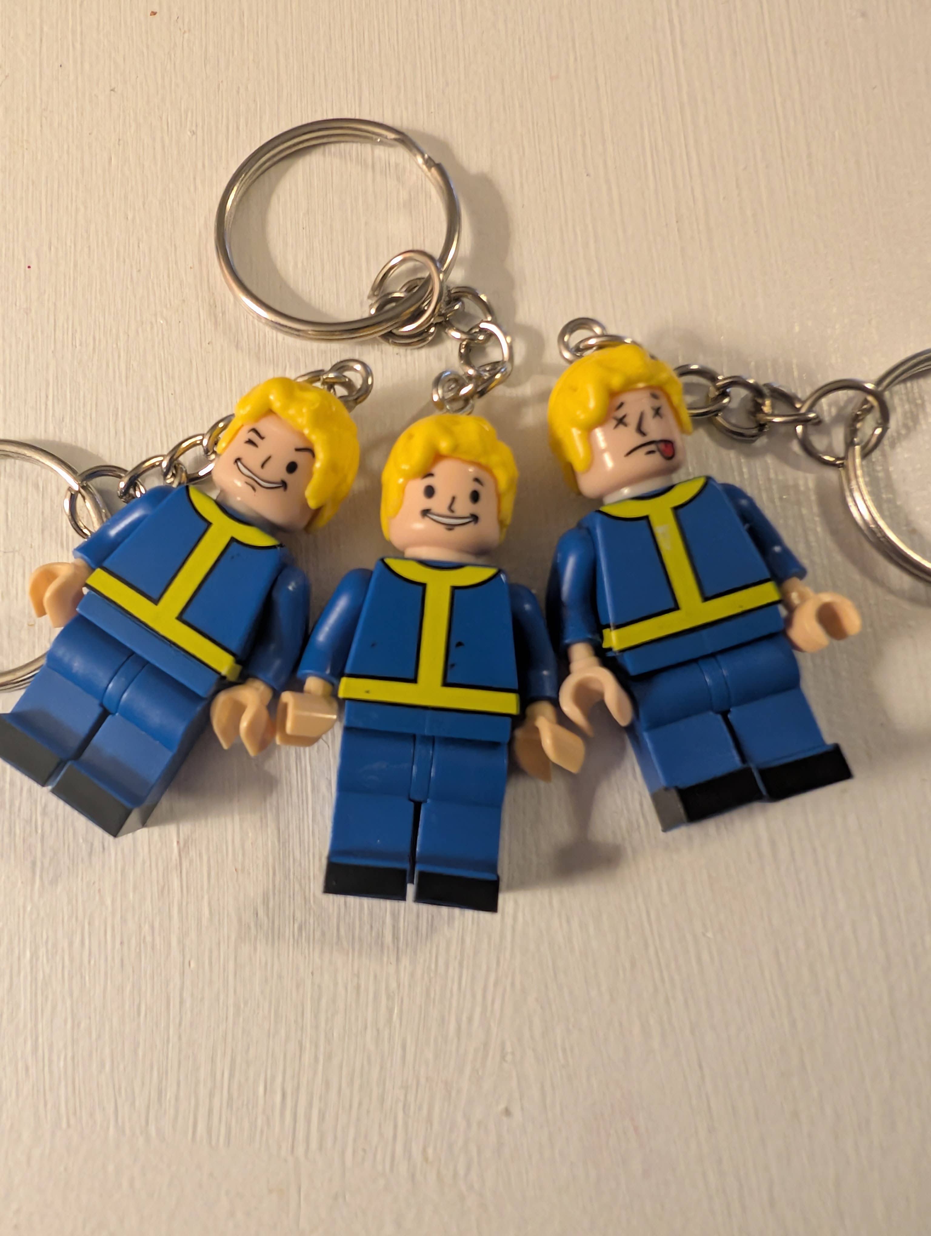 Con-Quest Crafts - Wholesale Keychain - Unisex - Video Game Character Mini-Figure Keychains13