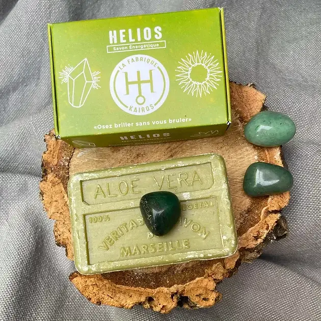 FABRIQUE DE KAIROS - Vendita all'ingrosso Saponette - Sapone energetico Helios con aloe vera e avventurina3