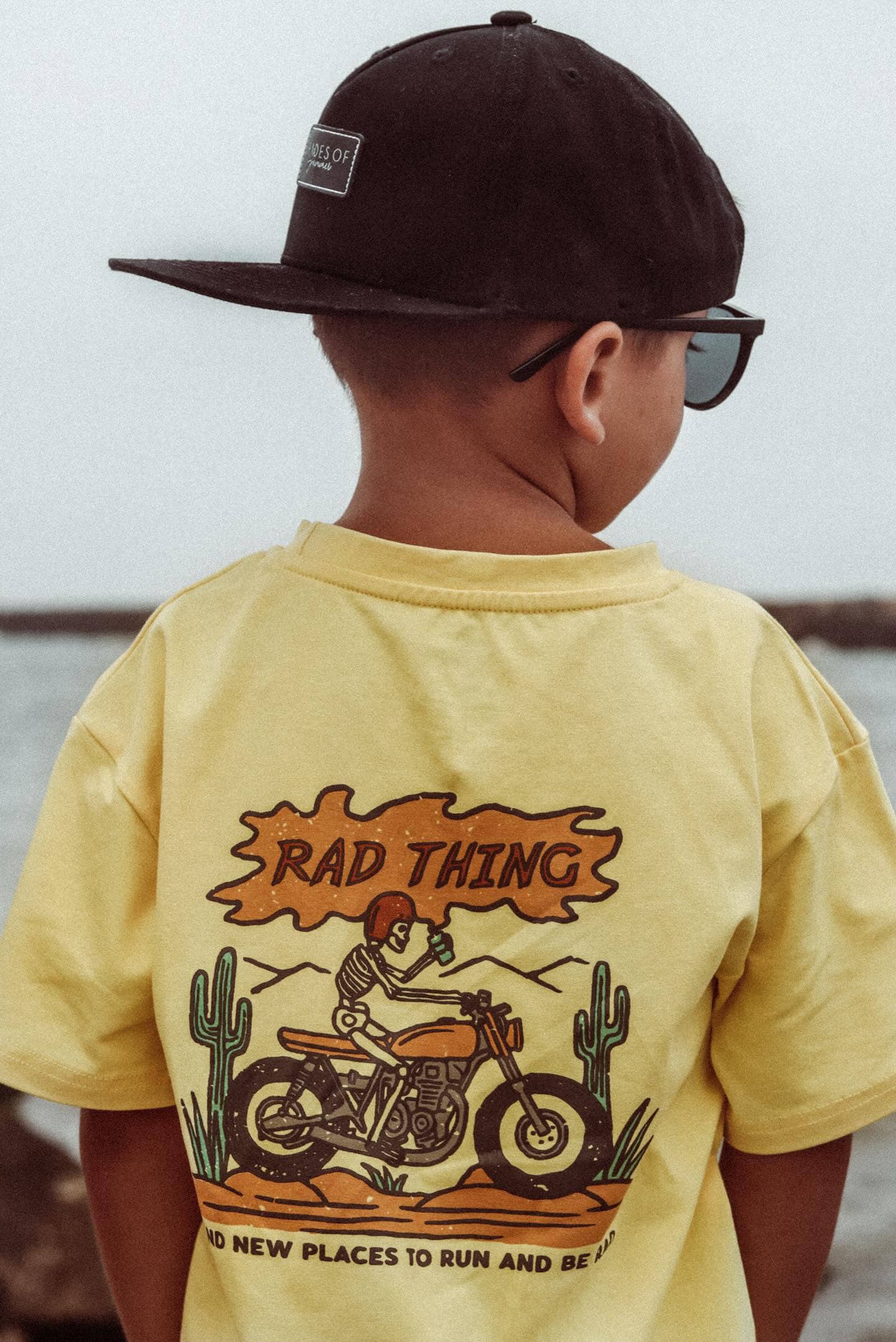 Little Rad Things - Vente T-shirt sérigraphié – enfant - Vêtements garçons Where The Rad Things Are jaune - Fabriqué aux USA2