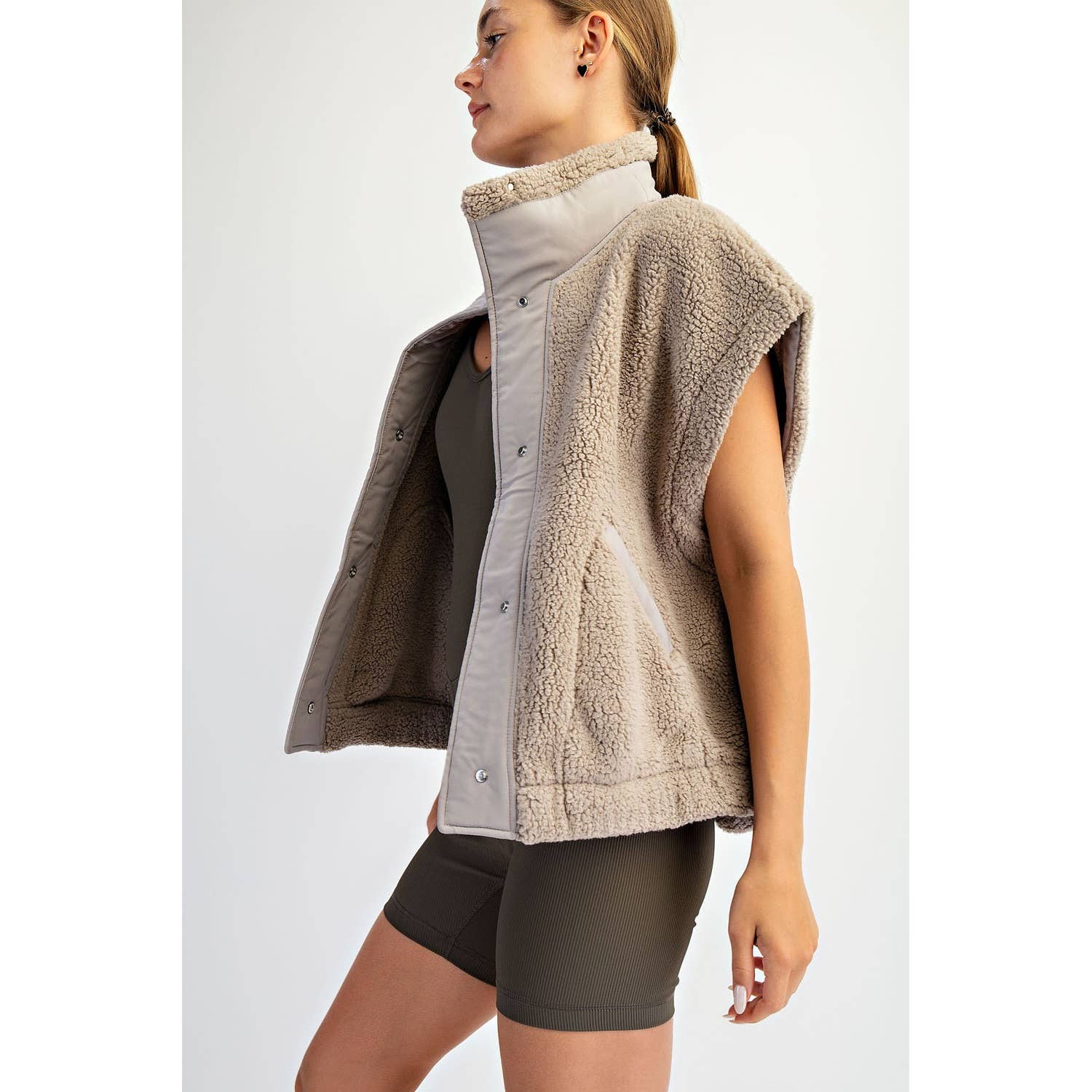 Rae Mode - Wholesale Athletic Jacket - Women's - OVERSIZED MICRO SHERPA VEST18