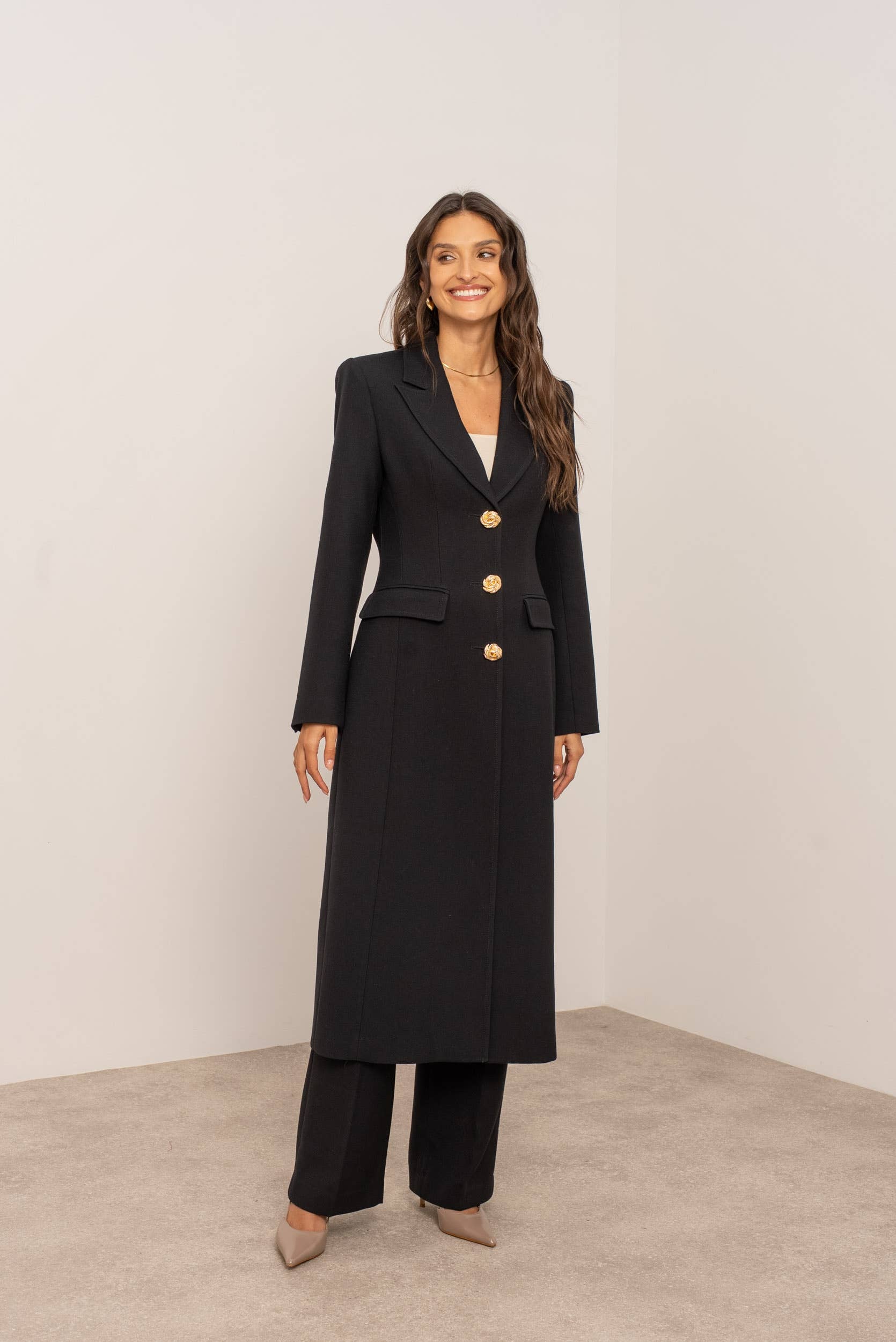 Attentif Paris - Vente Manteau – femme - [Thick] Manteau long à coupe ajustée orné de boutons dorés12