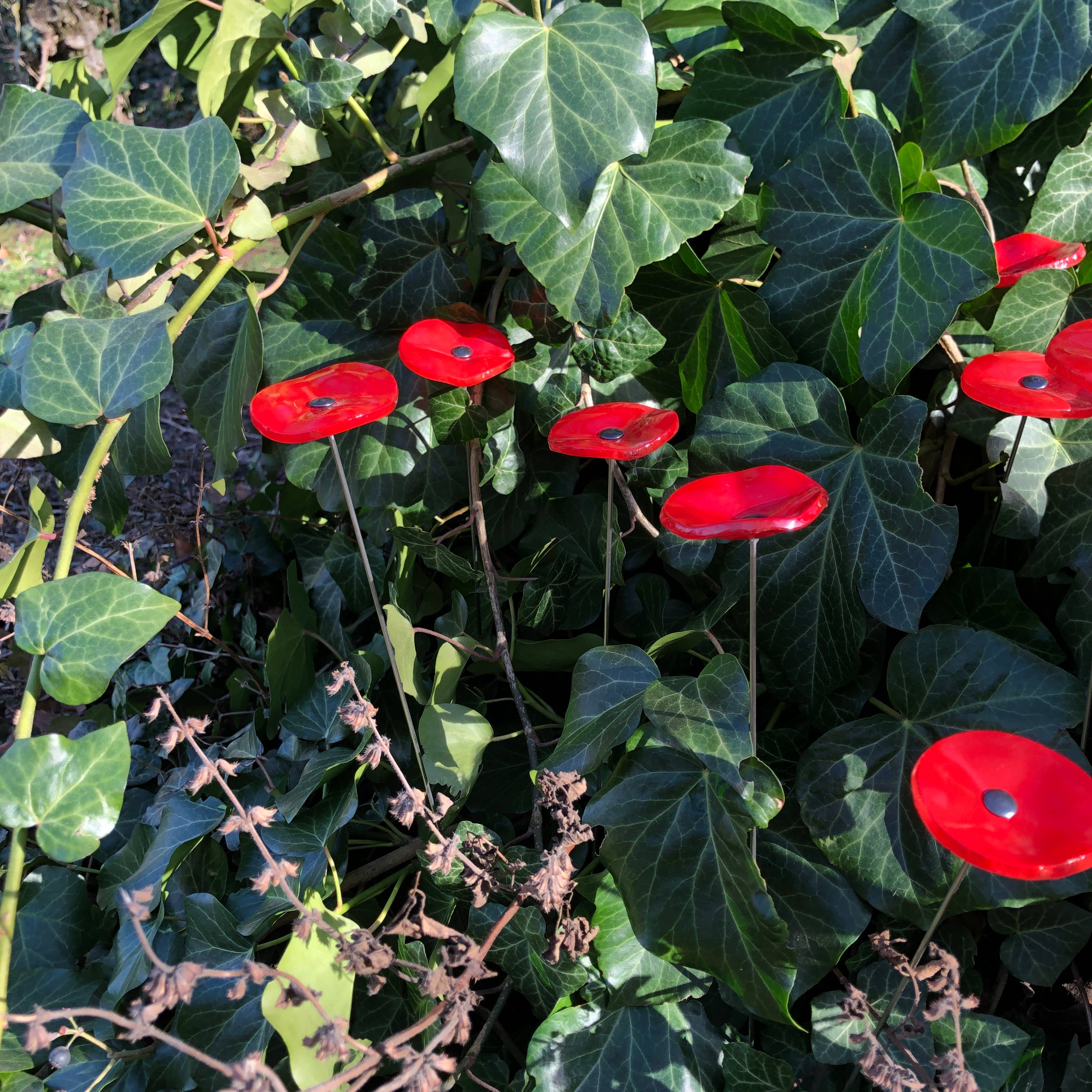 CARNEOL GLASS - Wholesale Garden/Lawn Stake - Small Glass Flower For Outside In Red7