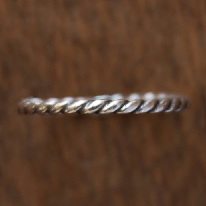 Gedrehter Seil-Stapelring | 925 Sterlingsilber für den Großhandel von Heather Louise Jewelry