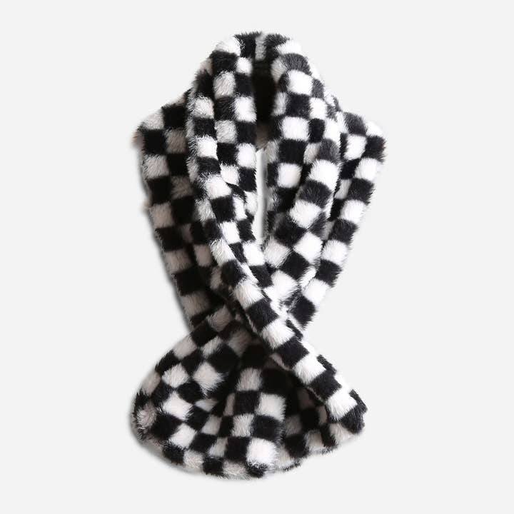 WT Faux fur WHITE Checkered Pattern Scarf for wholesale on Faire1