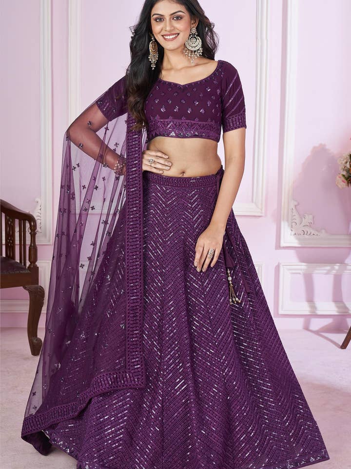 Lilla Georgette Lehenga Choli til Indisk & Pakistansk Bryllupsfestival - Pailletter & Trådbroderi Arbejde for engroshandel hos HATKE BRIDE