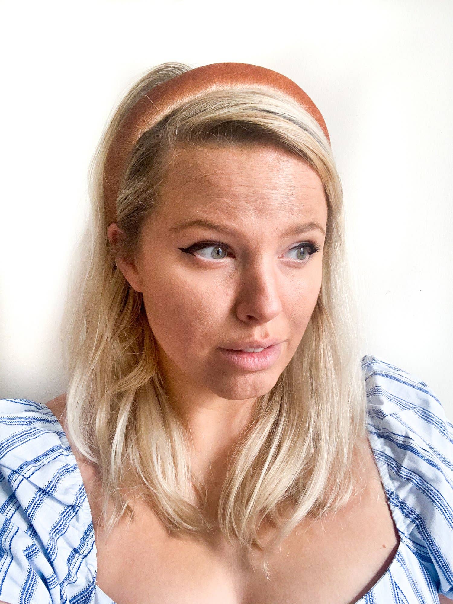 Iris Atelier - Wholesale Fashion Headband - Women's - Padded Velvet Headband - Medium2