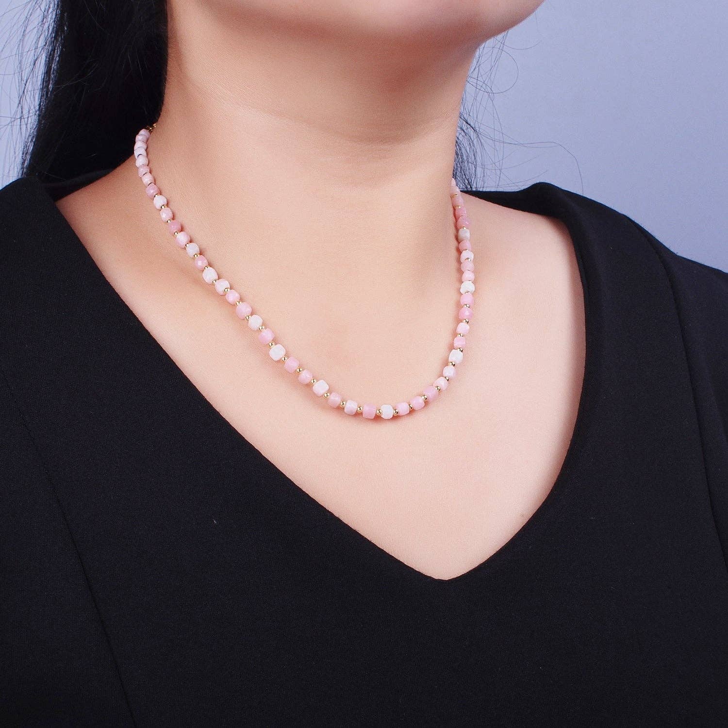 Aim Eternal - Wholesale Kralen/parelketting - 16-inch natuurlijke roze opaal veelzijdige kubusedelsteen met gouden halsketting met kralen | WA-14441