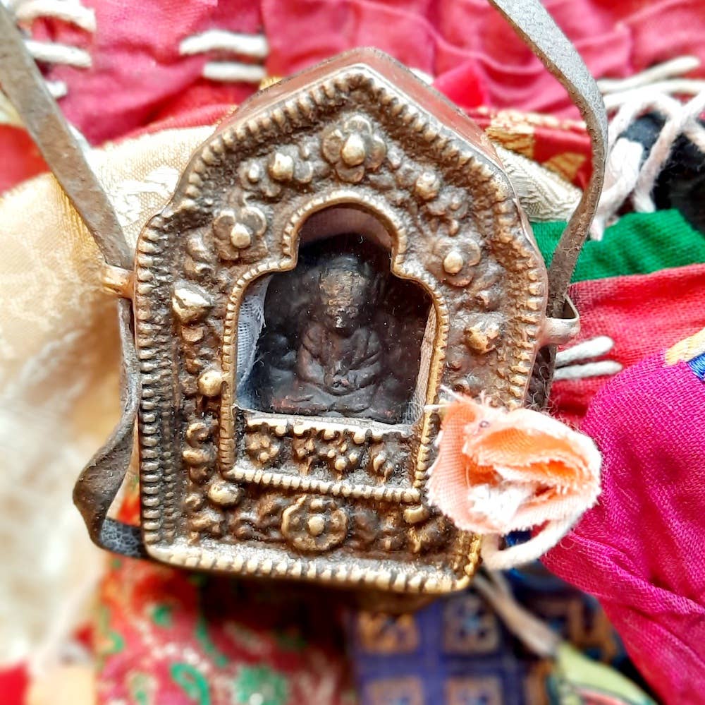 Koperberg – Engroshandel Amulet – Amulet Holder i kobber med vindue og lædersnor1