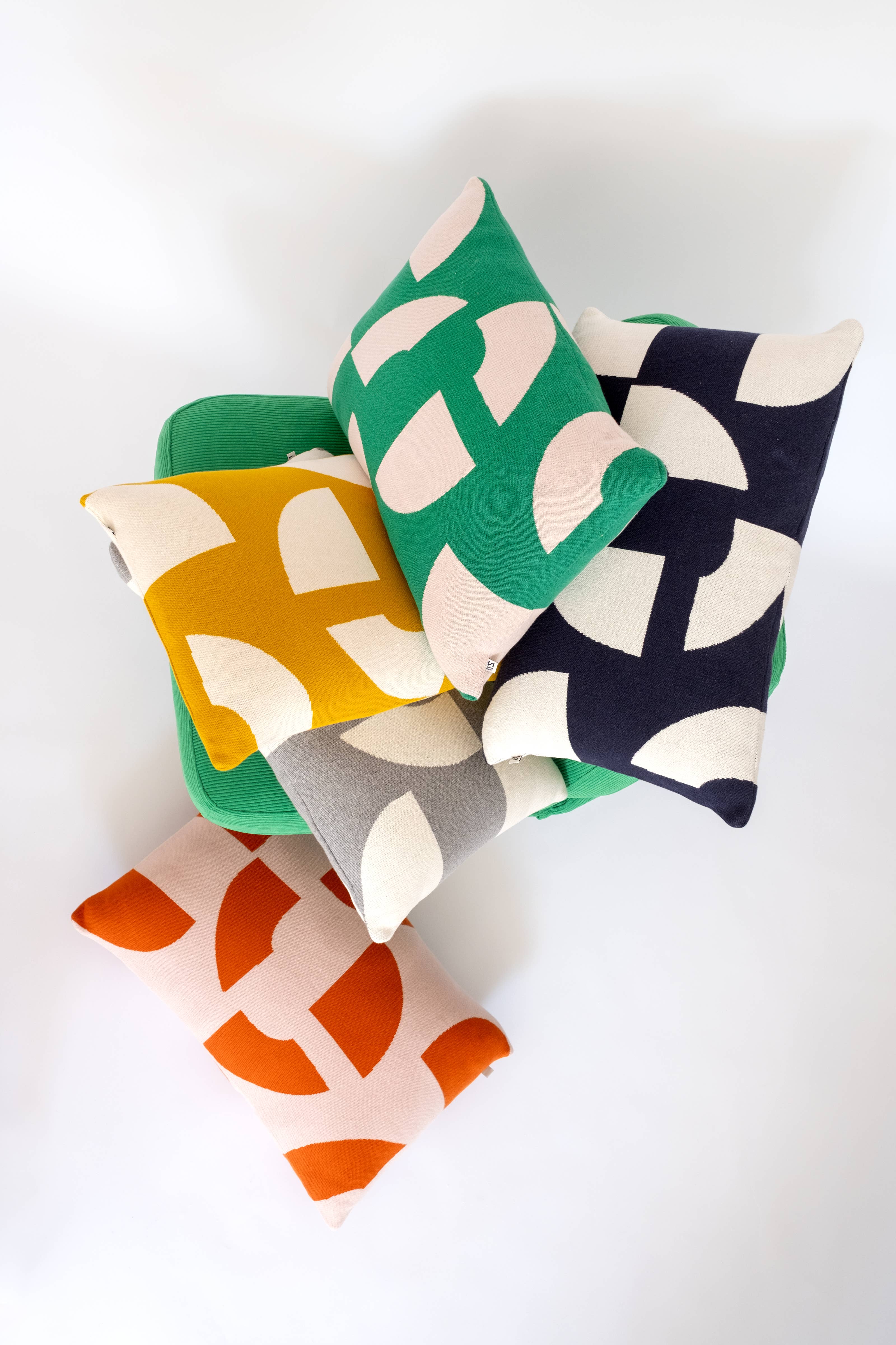 Sophie Home Ltd - Wholesale Throw/Decorative Pillow - Cotton Knit Throw Pillow/Cushion - Deko Green1