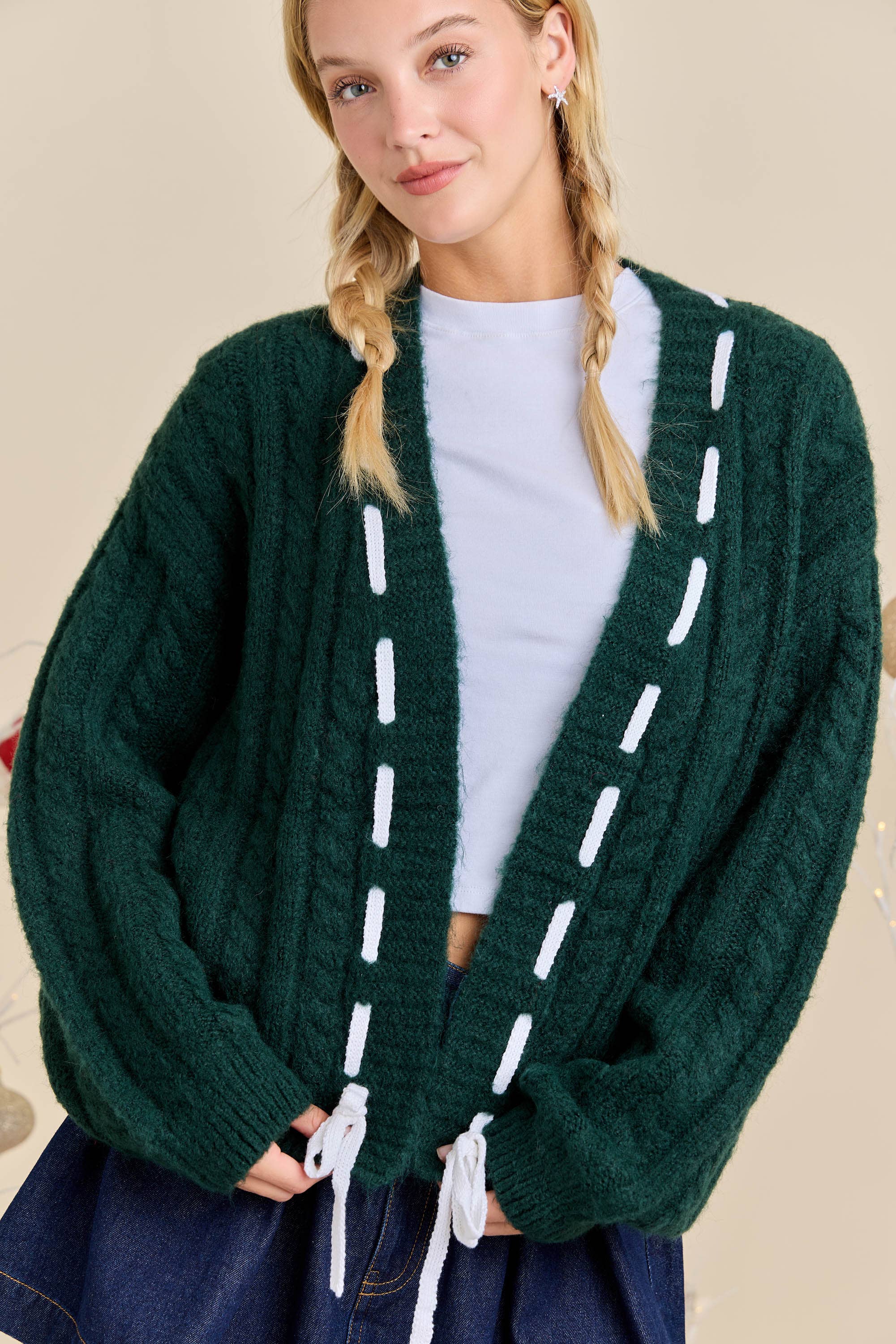 Main Strip - Vente Cardigan – femme - Cardigan en maille torsadée avec ruban de fête – Prêt à expédier en superposition6