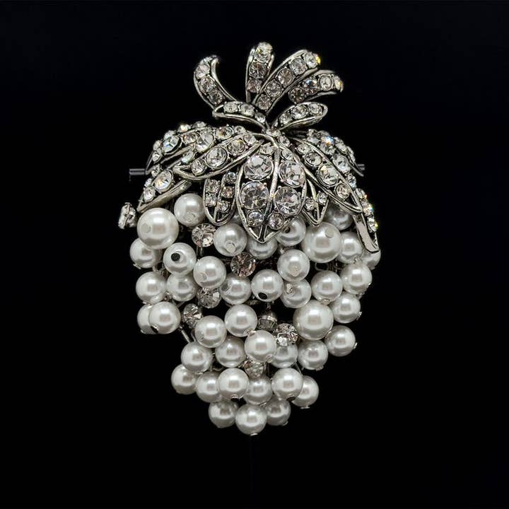 Chic Art Deco Grape Brooch – 1960s-Inspired Pearl Pin for Women’s Holiday & Evening Wear for wholesale by Zenthaven
