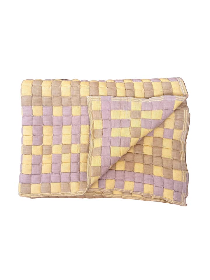 Courtepointe Sujani Azalea — teintures naturelles — 75 x 55 pouces pour la vente par Happy French Gang