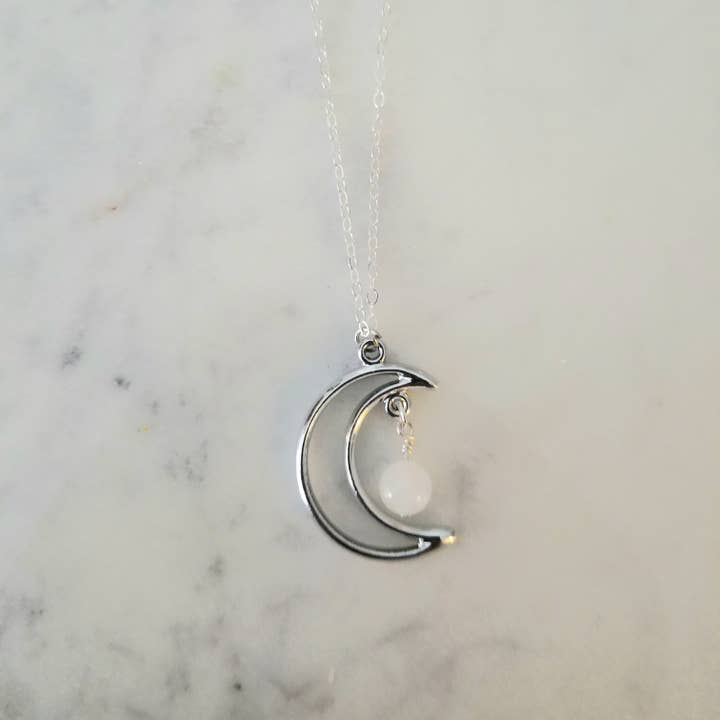 Collier Lune en Argent pour la vente par Elle Brands LLC