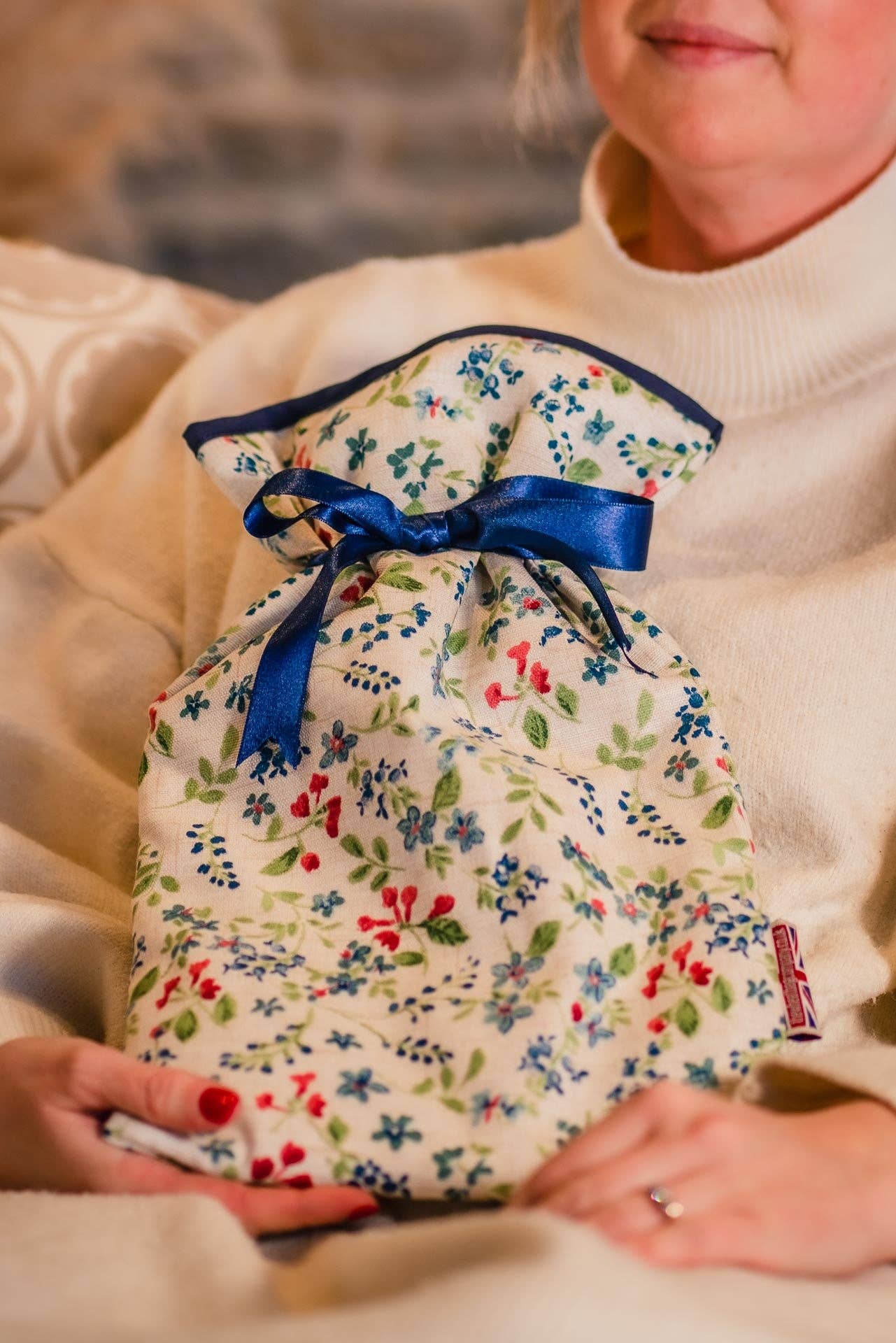 The Wheat Bag Company – wholesale Hot/cold compress – 2 Litre Hot Water Bottle - Wildflower Blue1