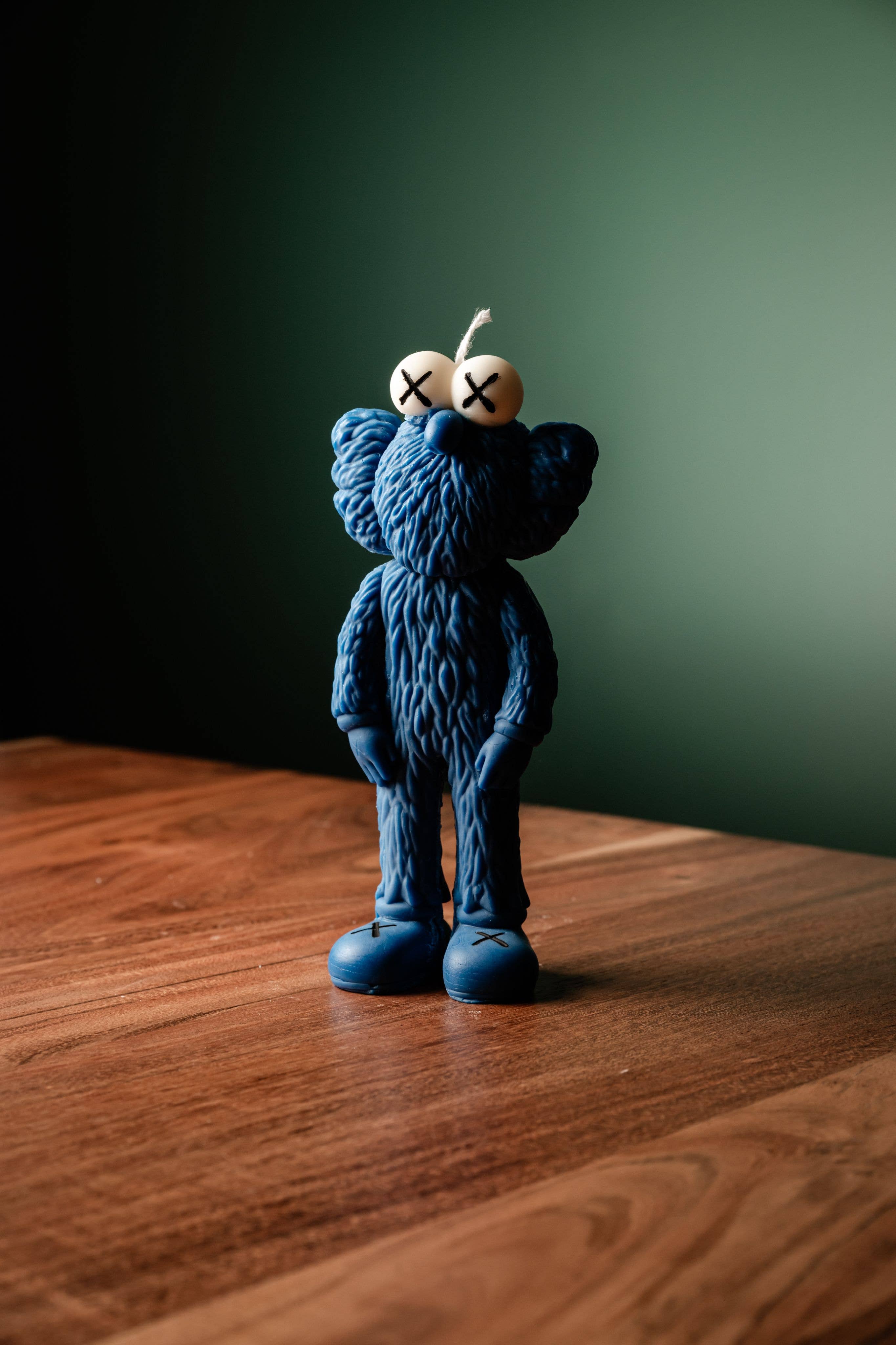 Allure CA - Wholesale Novelty Candle - Kaws x Sesame Street Decorative Candle4