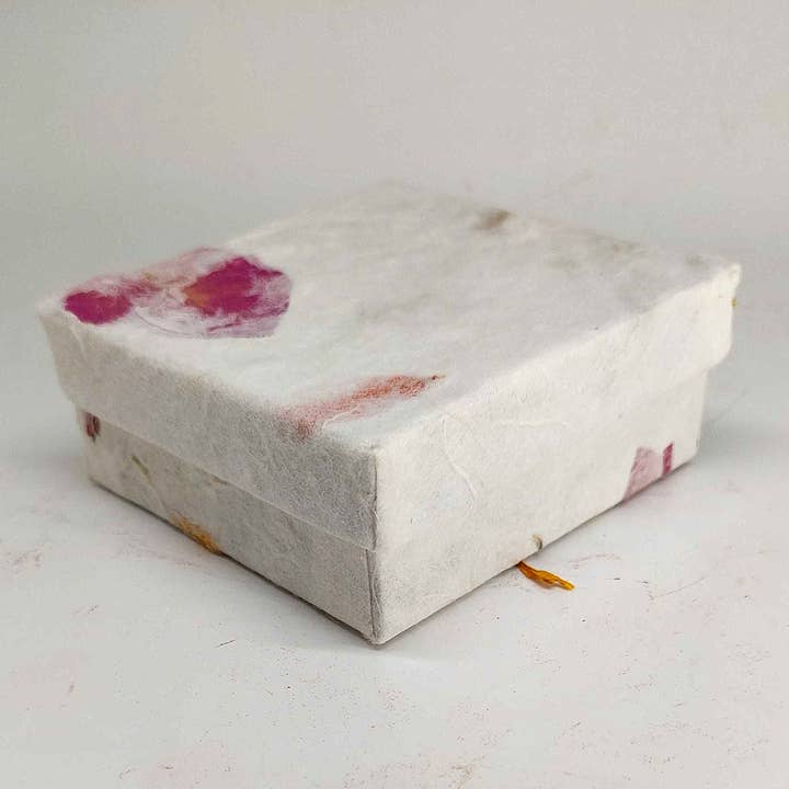 Mulberry Paper Gift Box, 8x4x8cm, Single and other Purchase Wholesale scatole. Free Returns & Net 60 Terms on Faire trending on Faire.