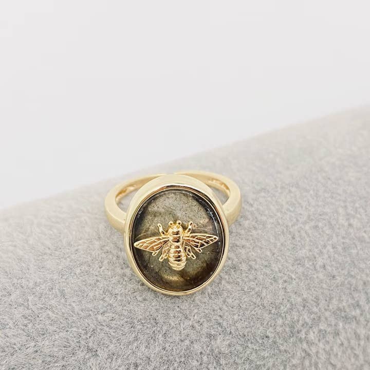 Mio Queena - Wholesale Cocktail/Statement Ring - Natural Stone Golden Bee Opening Adjustable Ring - CS