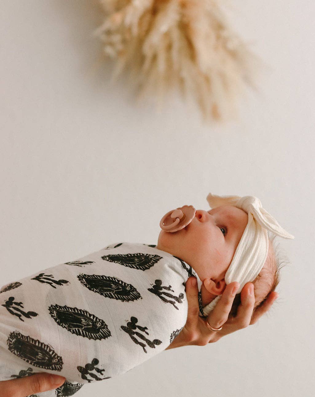 Be A Heart - Vente Lange – bébé - Couverture pour bébé en mousseline Notre-Dame de Guadalupe1