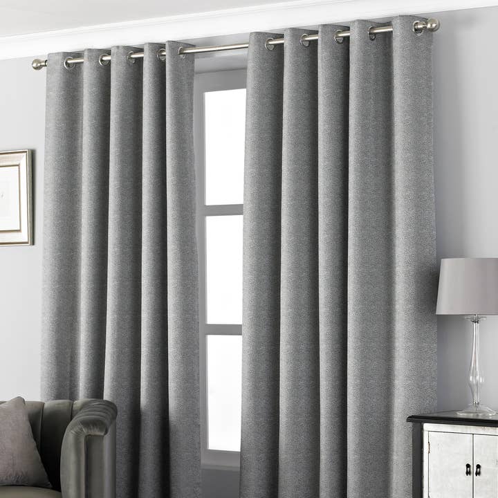 Rideaux à œillets en jacquard Pendleton Graphite pour la vente par Riva Home