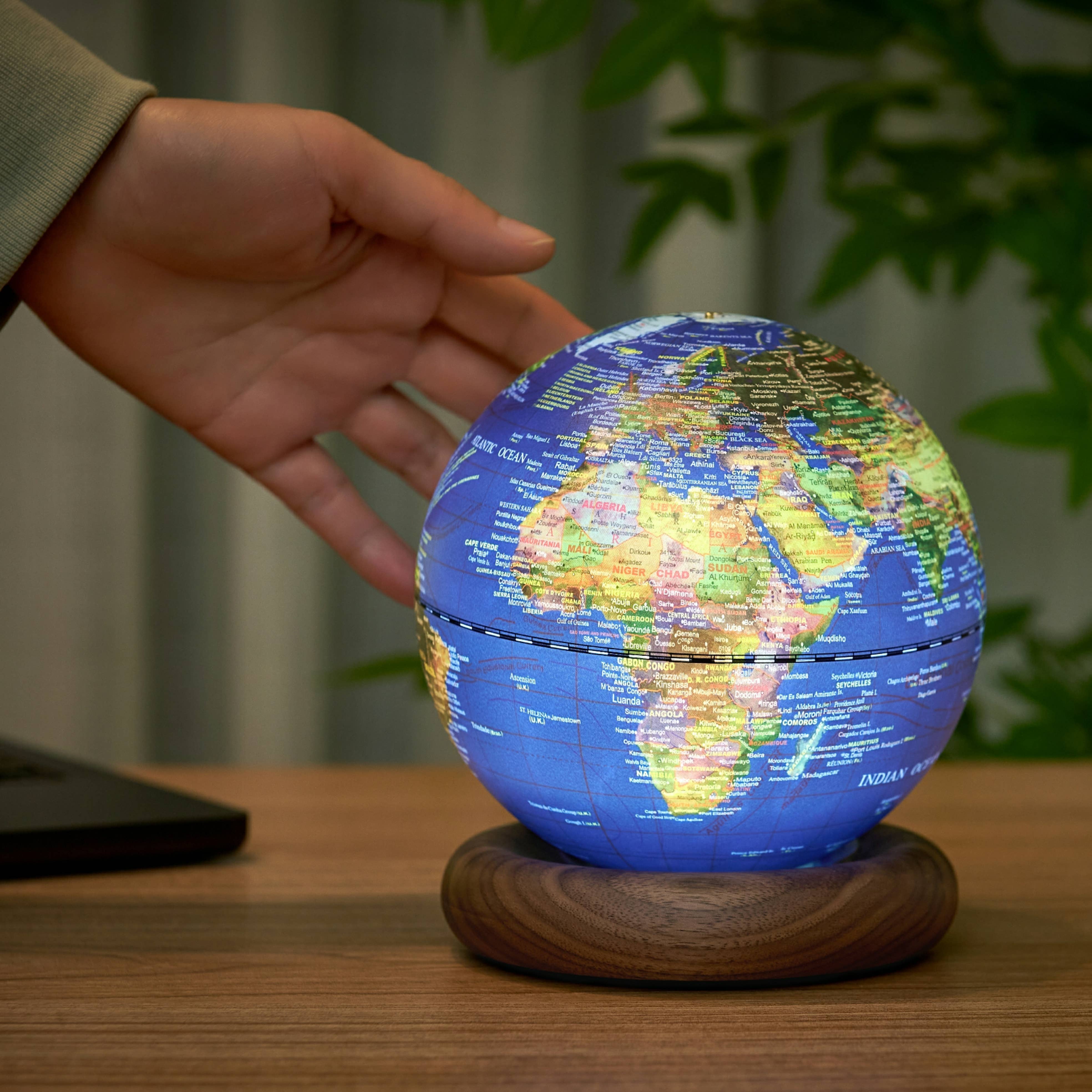Gingko Design - Wholesale Desk Globe - Mini AtlasGlobe Light10
