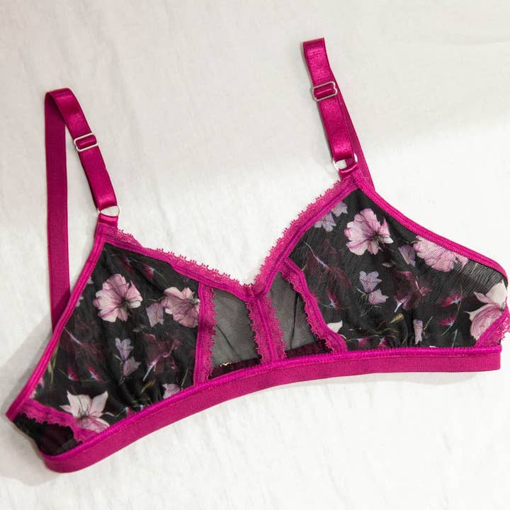 Bralette imprimé Floral Fantasy en XS/S pour la vente par Uye Surana