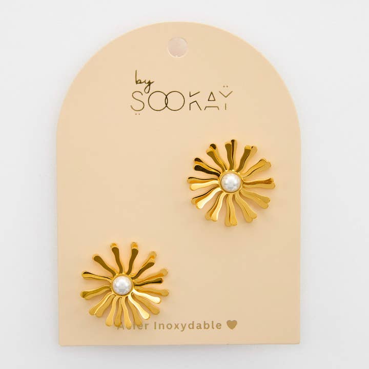 E067 Iris white pearl stainless steel earrings for wholesale by By Sookay