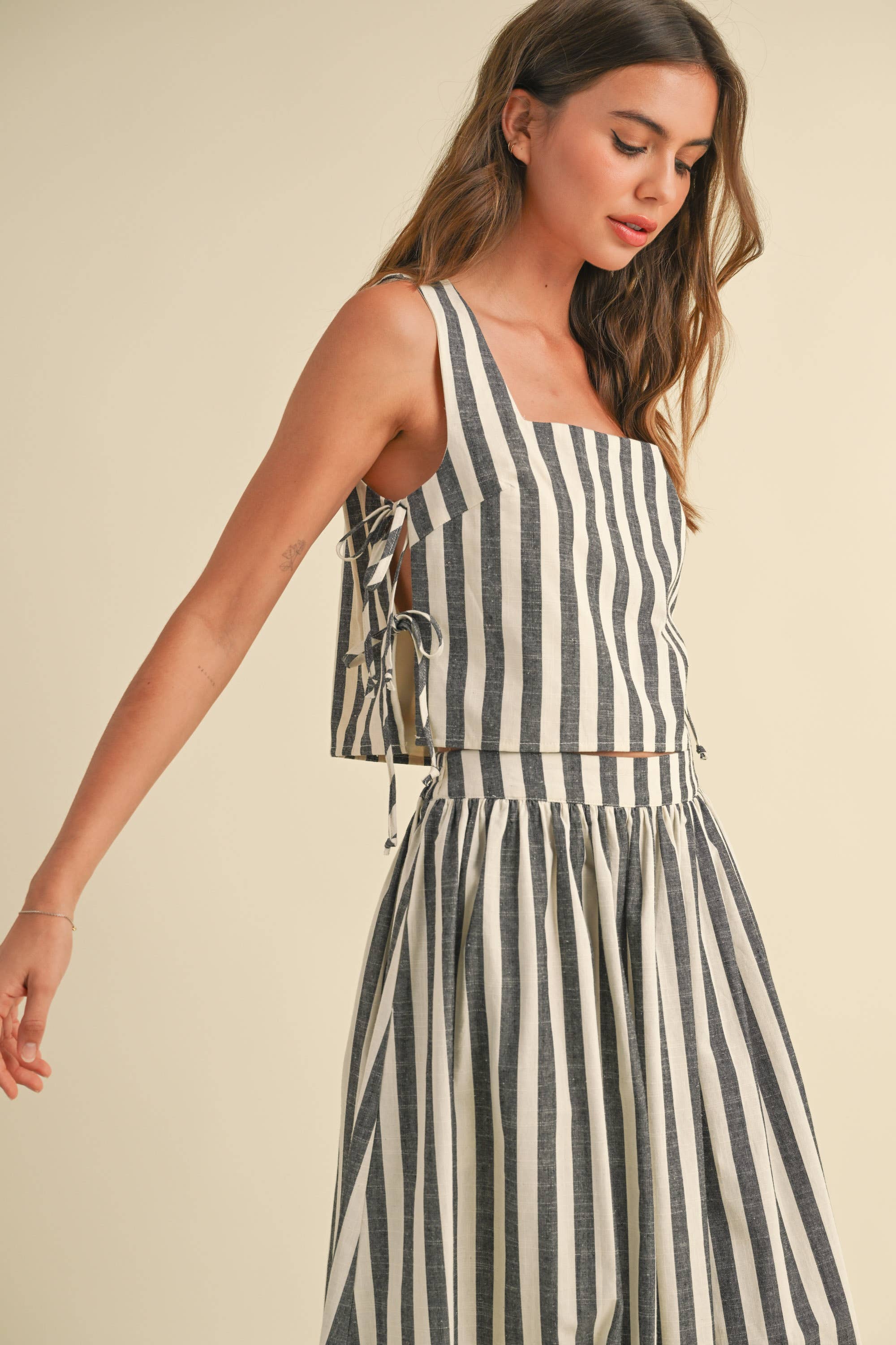 MIOU MUSE - Wholesale Tank Top - Women's - T4707ST   STRIPE PATTERN TIE ON THE SIDE TOP6