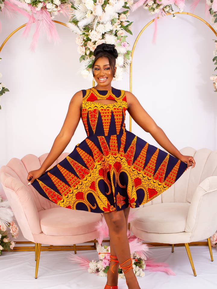 Mini-robe évasée sans manches à imprimé africain - Bolanle pour la vente par CUMO London
