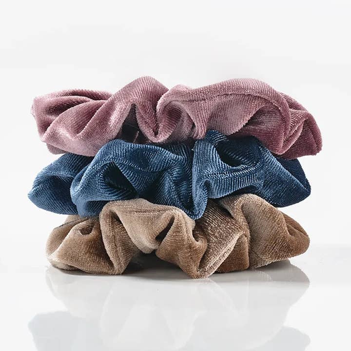 Velourtofsar – hårsnoddar i mjukt velour för wholesale av Yuaia Haircare