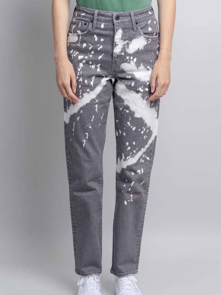 DEBBIE - Bleach gris pour la vente par Neon Denim Brand