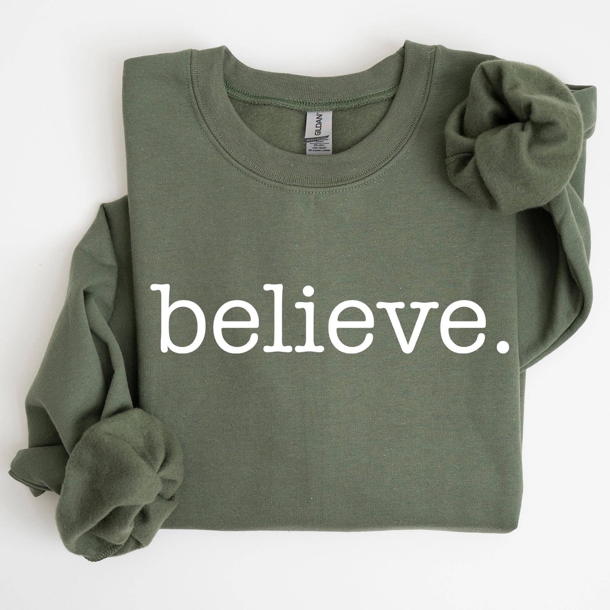 Refinery Number One LLC – Camisola gráfica - Mulher por atacado – Believe, Clássico Minimalista, Camisola de Natal com Neve Santa3