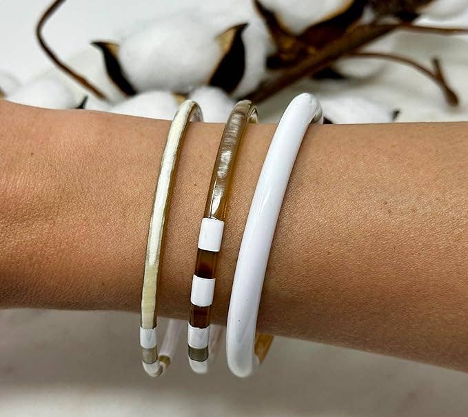 Maison Yvelise – wholesale Manschettarmband – Vietnam vita buffelhornarmband1