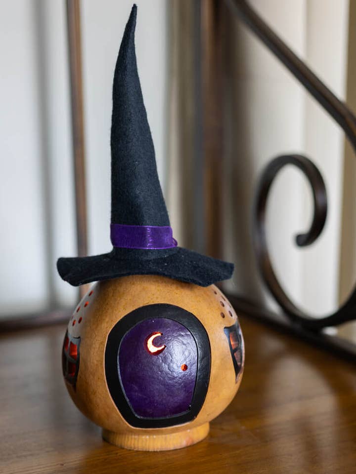 Witch Cottage for wholesale by Meadowbrooke Gourds
