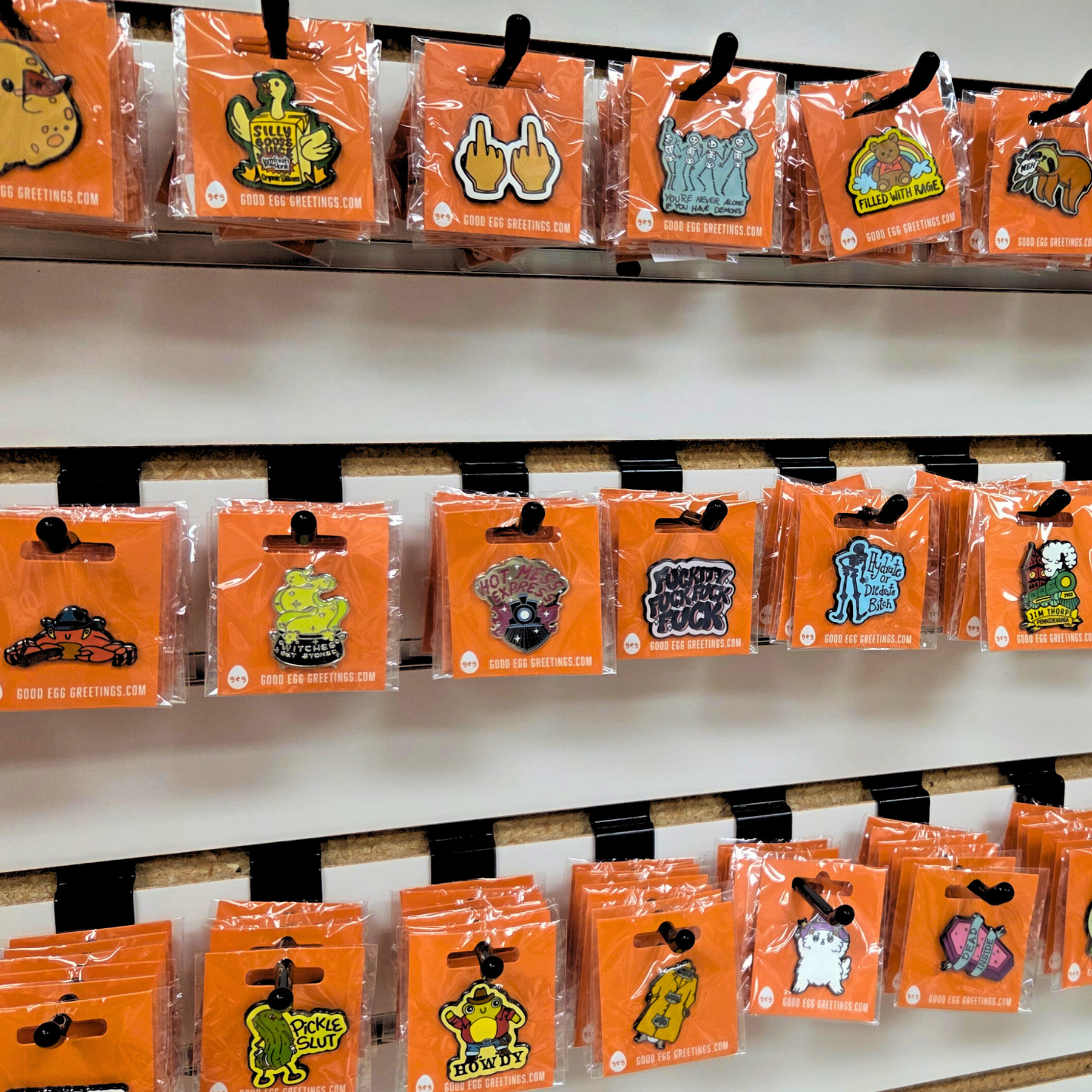 Sleazy Greetings - Vente Broches - Rempli de rage | Épingle en émail amusante3