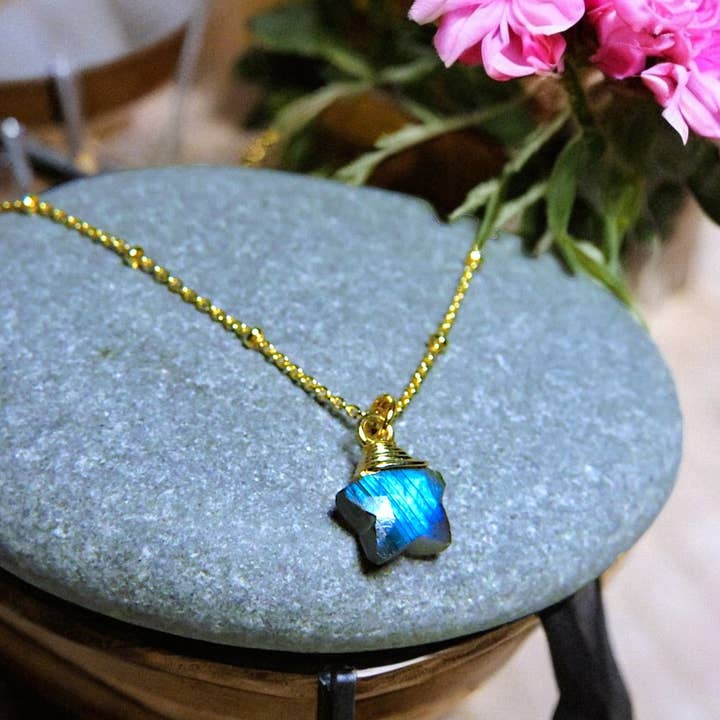 Gold-plated fine gold Labradorite stone star pendant for wholesale by TOURMALYN