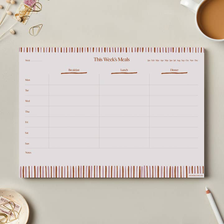 Bloc-notes de bureau hebdomadaire A4 pour planification des repas | Planificateur de repas familial pour la vente par Ink & Bloom