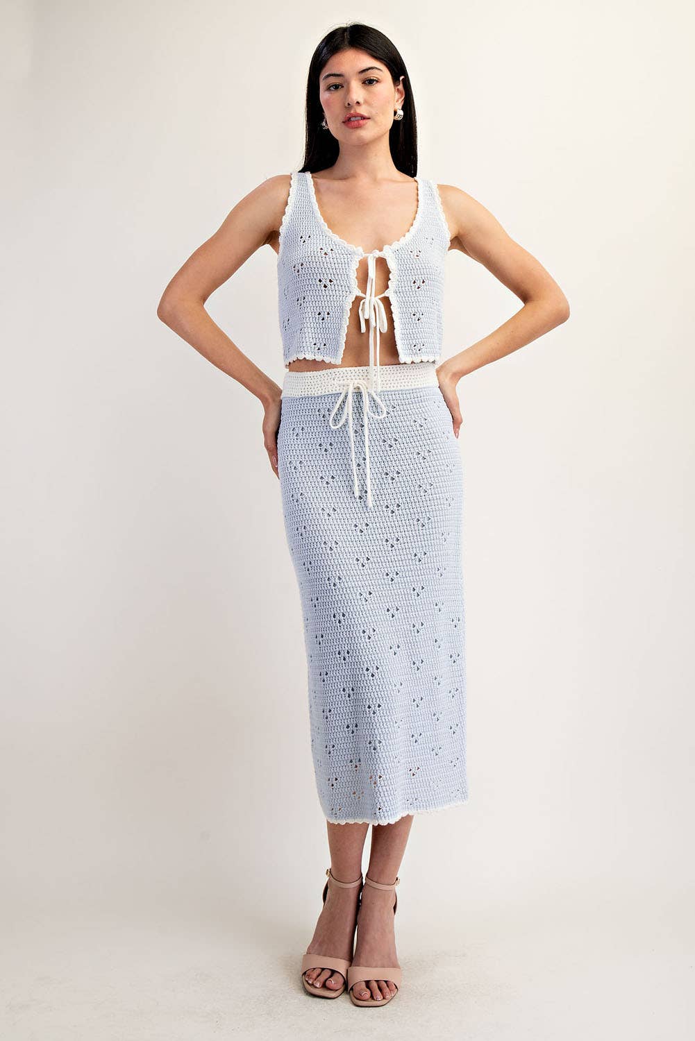 Edit by Nine - Vente Veste sans manches – femme - TT6254 GILET EN MAILLE AJOURÉE À ENCOLURE EN V AVEC CONTRASTE ET NŒUD4