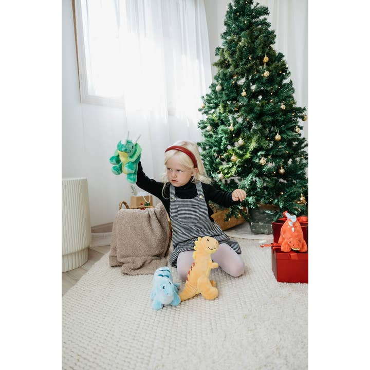 The Petting Zoo – wholesale Fyllda/plyschleksaker - Barn och baby – 28 cm baby-dinosaurie triceratops2