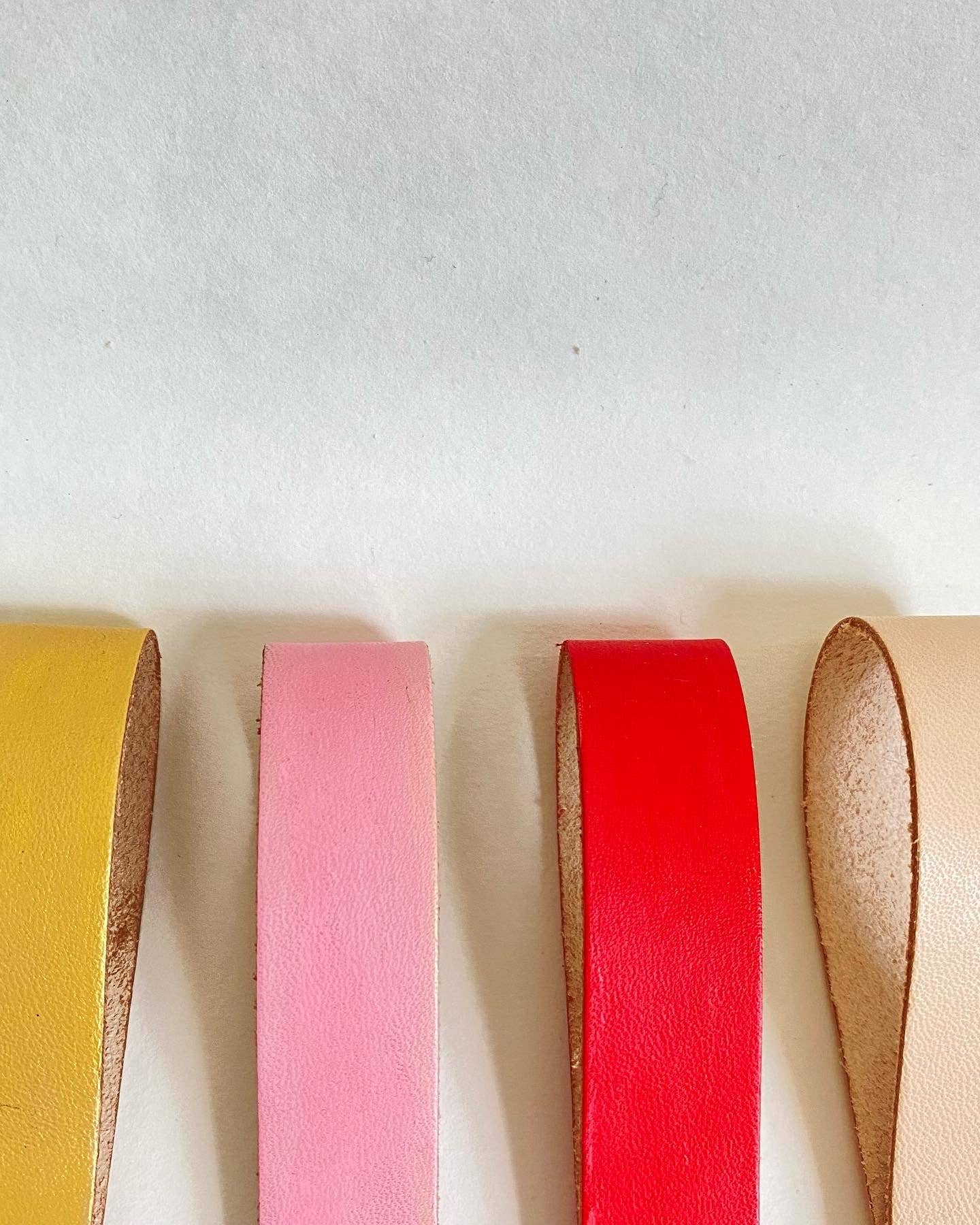 The Merchant Studio – Engroshandel Nøglering - Dame – Læder nøglering - Mudra hånd sælges separat0