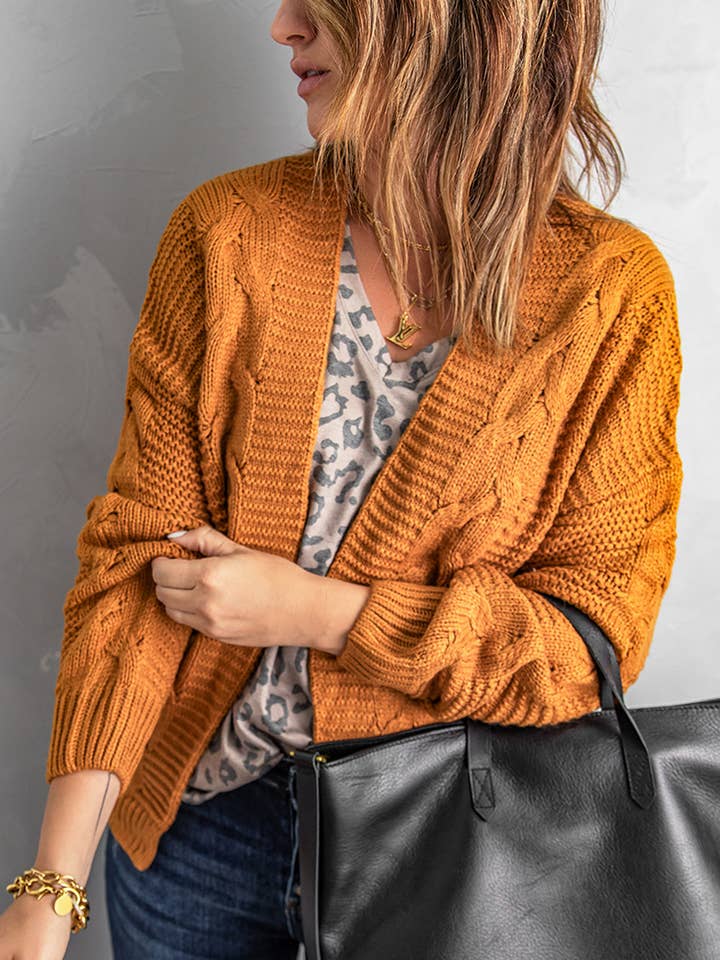 Cardigan en maille à manches longues Lyralara pour la vente par Poppy Lee Lane