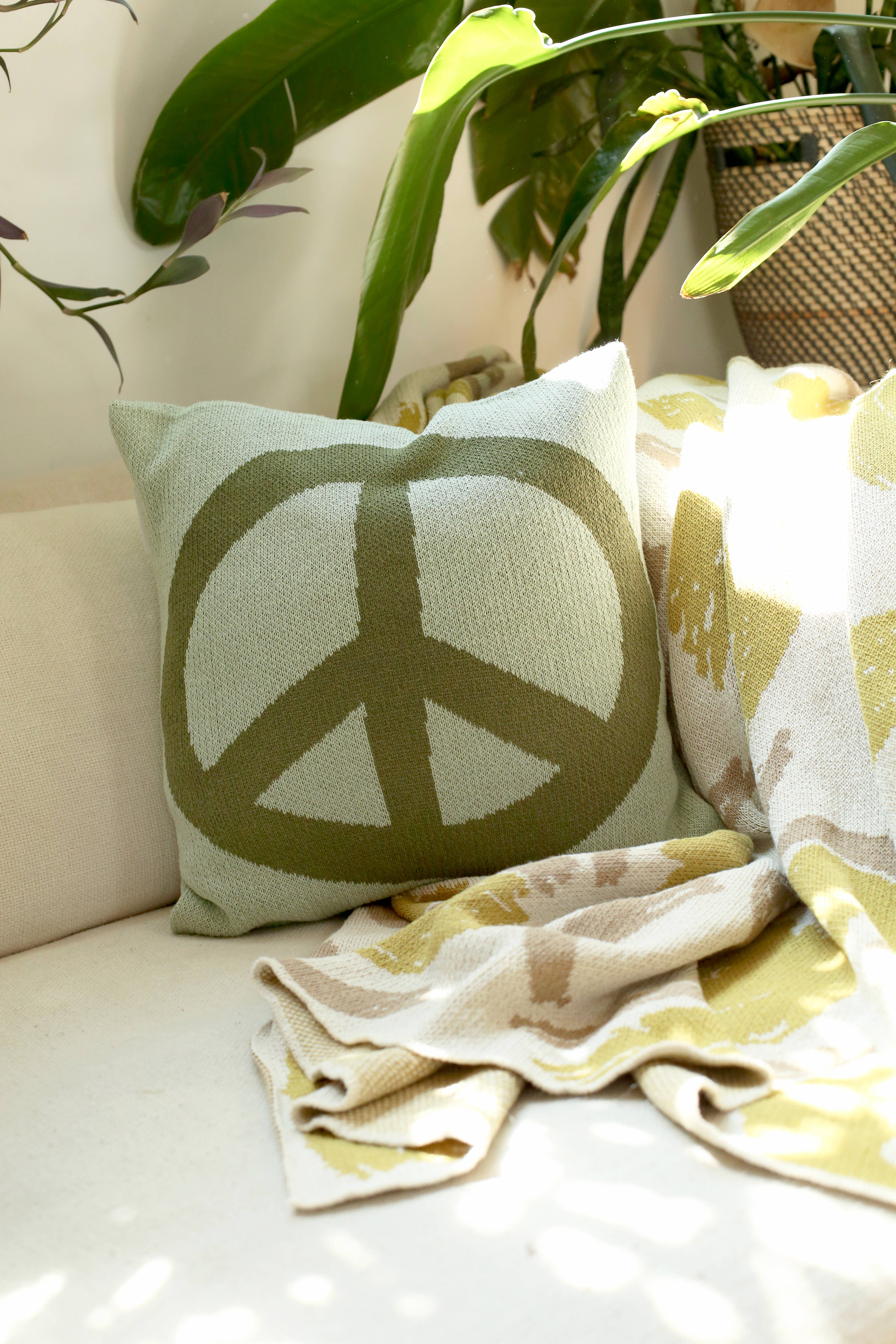 Calhoun & Co. - Wholesale Throw/Decorative Pillow - Peace Sign Knit Pillow9
