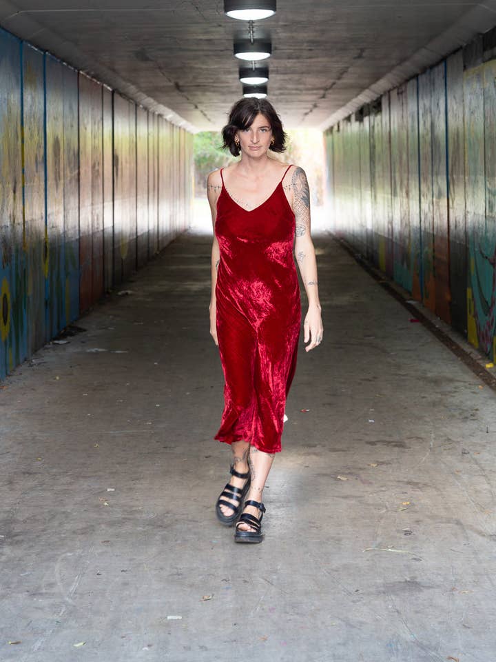 TABOO FASHION - Wholesale Slip – Women's - Silk Velvet Slip Maxi Red2