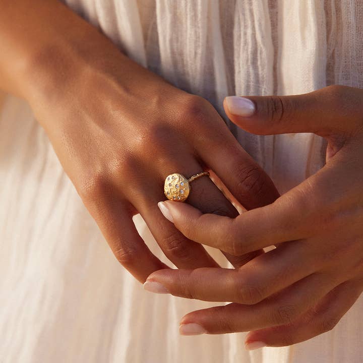 Agapée Jewelry - Vendita all'ingrosso Anelli multipietra - Anello Lattea | Gioielli in oro da regalo impermeabili4