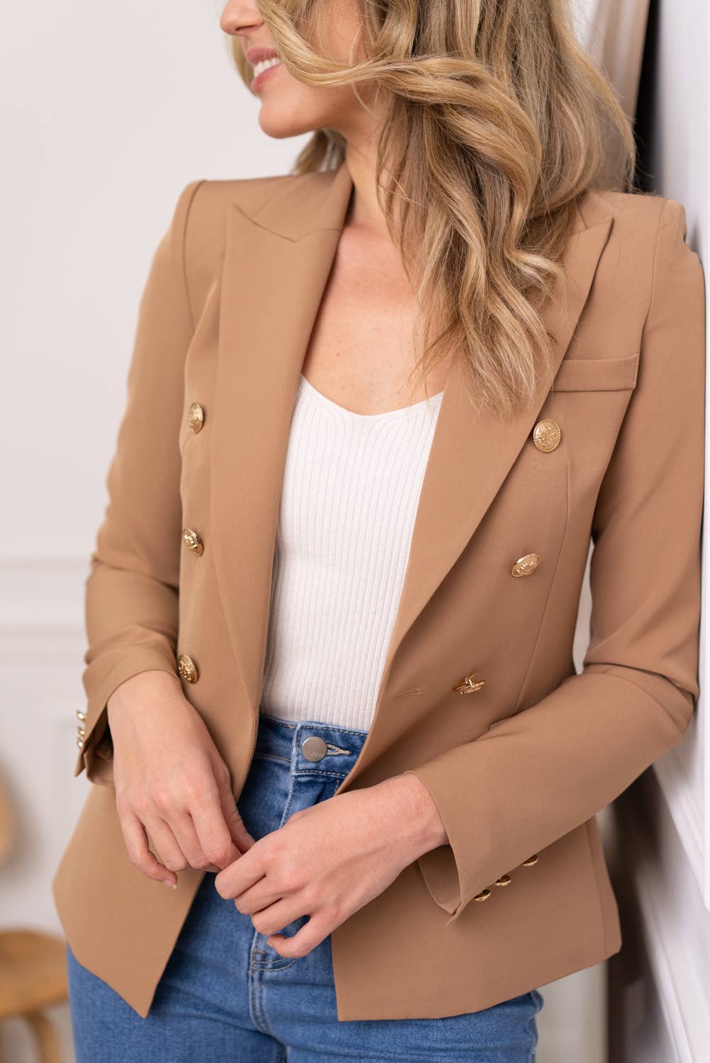 Attentif Paris - Wholesale Blazer - Women's - [Timeless] Fitted double-breasted blazer with gold buttons19