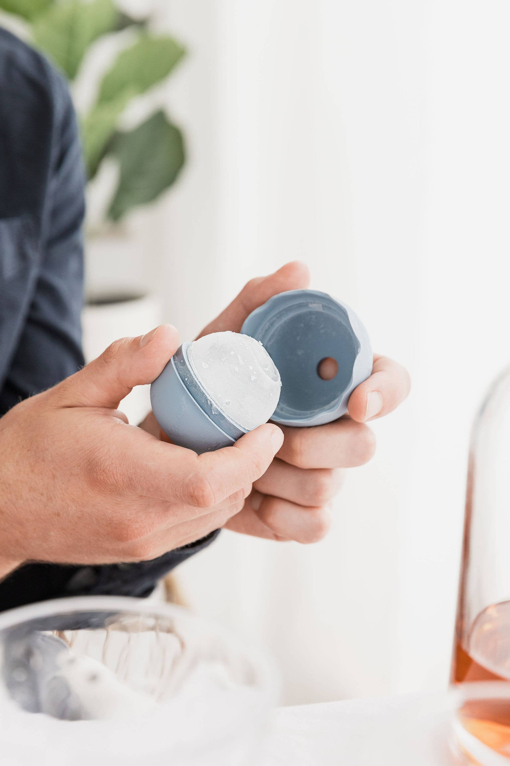 UBERSTAR – wholesale Ice tray/mould – Ice Sphere Molds - Set of 4 Blue3